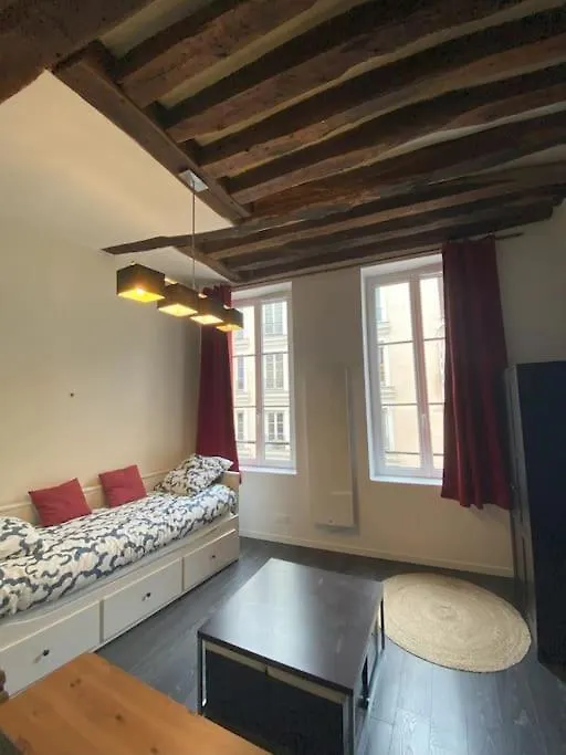 Appartement Studio Au Coeur De Parijs